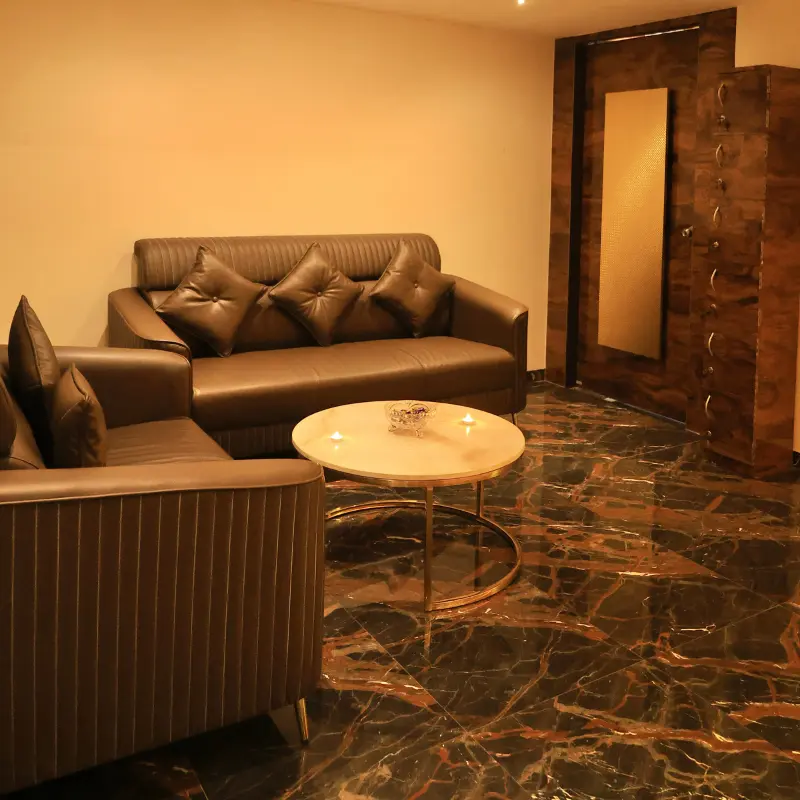 Reception & Lounge